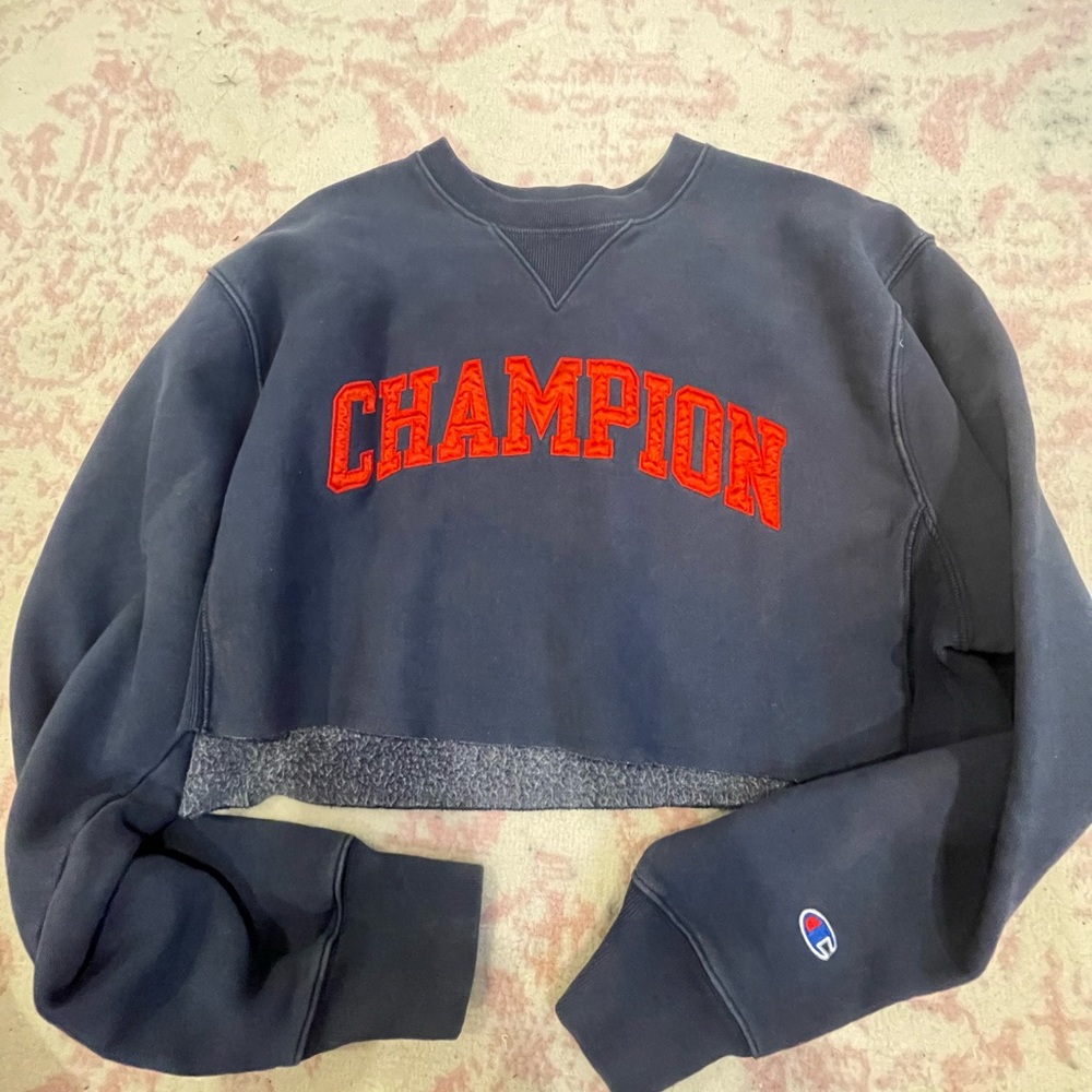 Cropped Champion Women’s Crew Neck